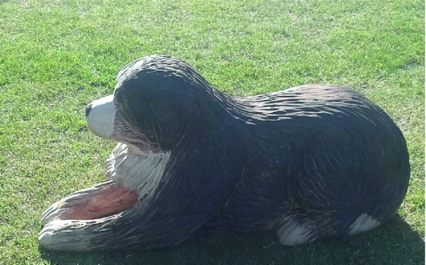 Bernský salašník - dřevěná socha psa